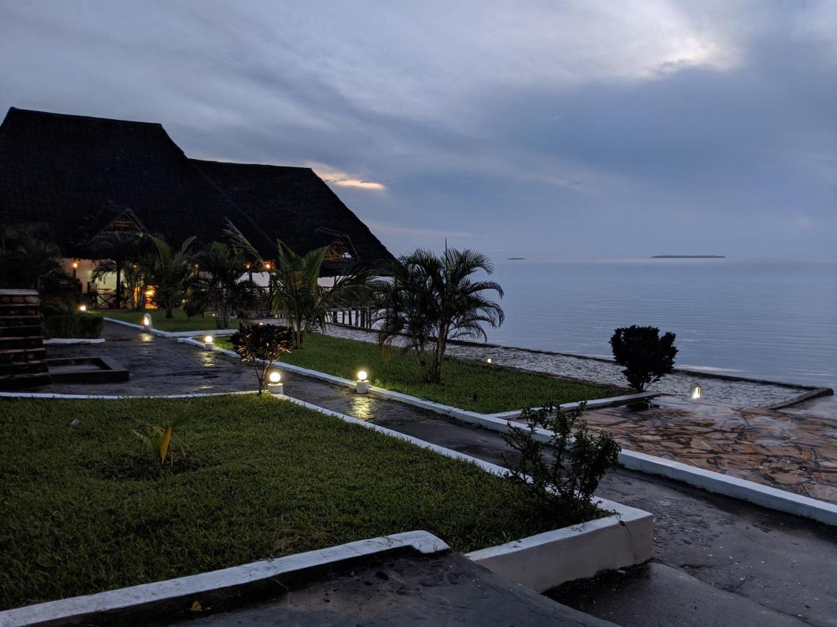 Amaan Ocean Hotel Kihinani Bububu Екстер'єр фото