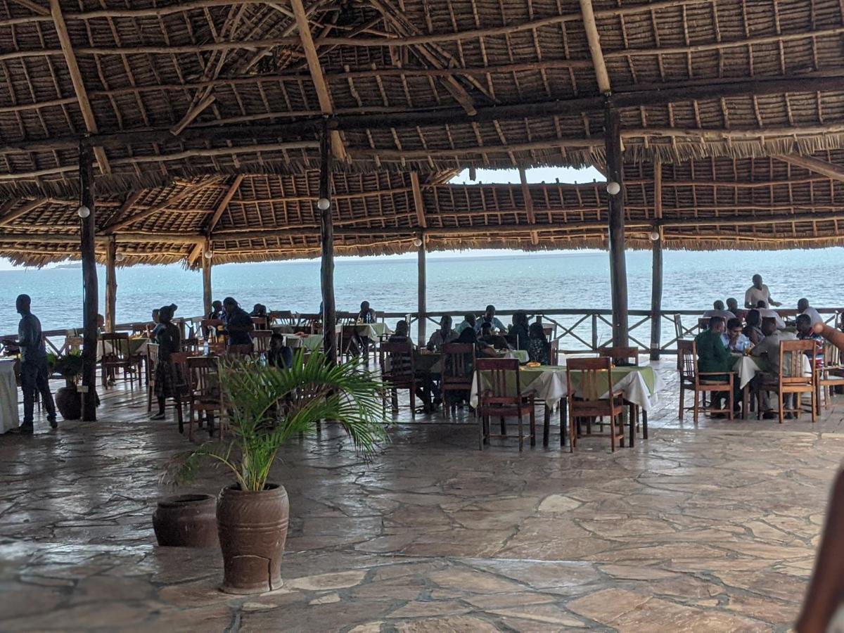 Amaan Ocean Hotel Kihinani Bububu Екстер'єр фото