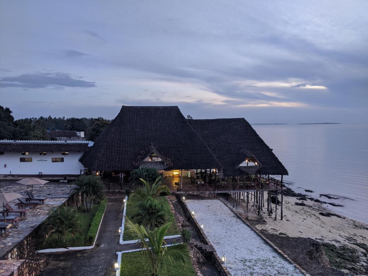 Amaan Ocean Hotel Kihinani Bububu Екстер'єр фото