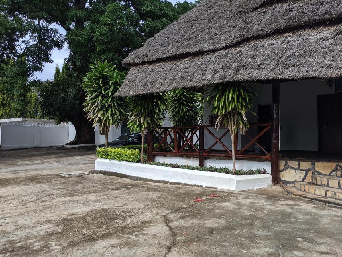 Amaan Ocean Hotel Kihinani Bububu Екстер'єр фото