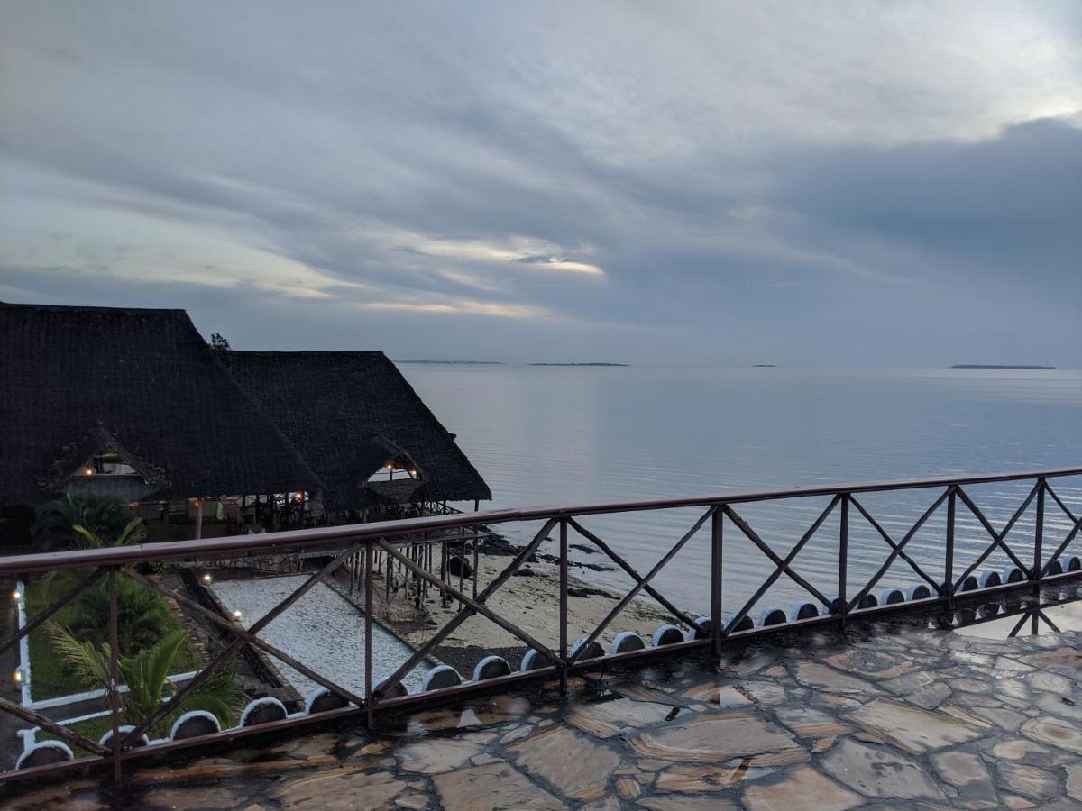 Amaan Ocean Hotel Kihinani Bububu Екстер'єр фото